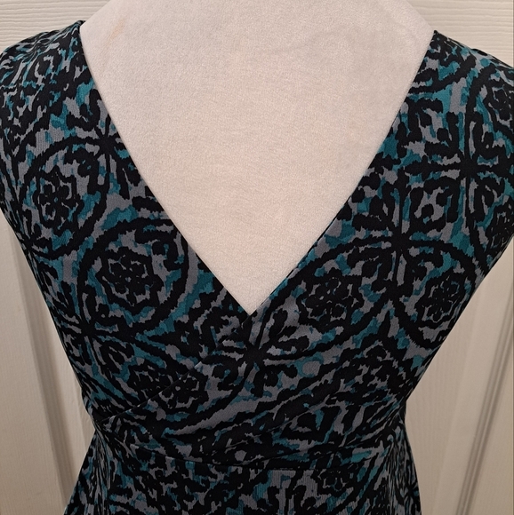 Sleeveless Crossover Blue And Black Patterned Midi Dress   Size S - Picture 5 of 7